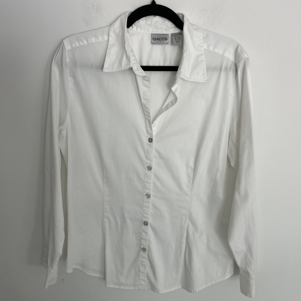 Chicos Women's SZ 2 White Long Sleeve‎ Button Up Collared Blouse Closet Staple